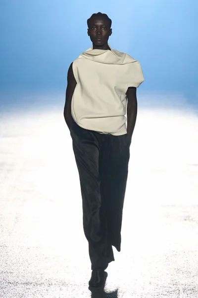 Look 1
